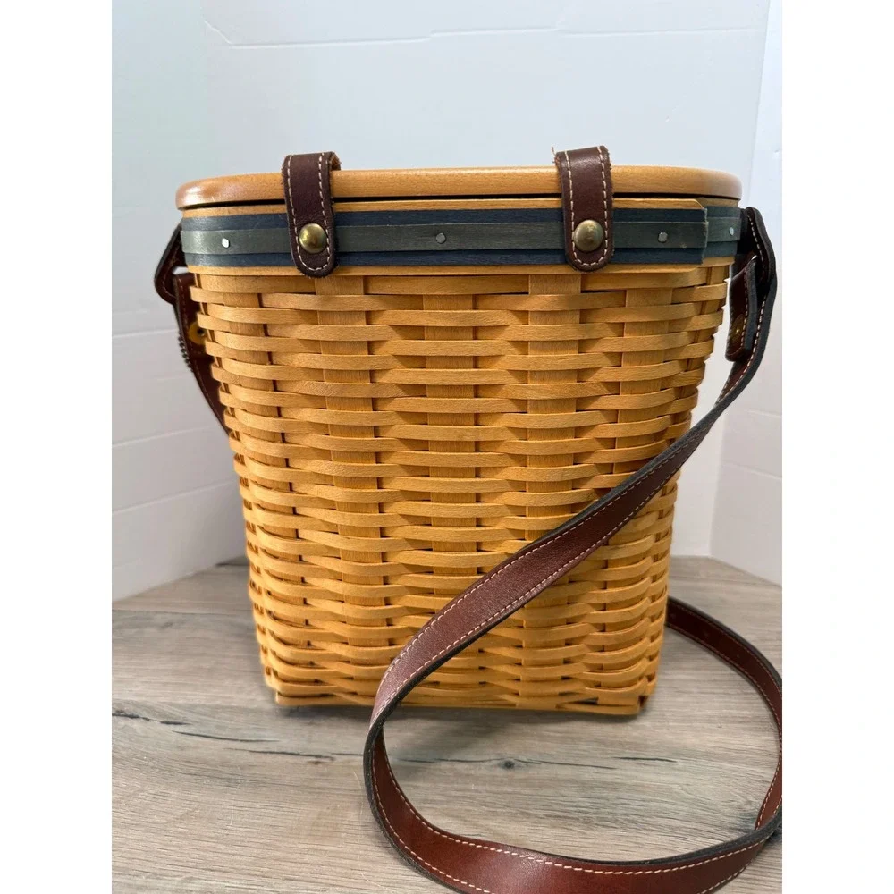 Longaberger 2000 Country Estates Lg. Saddlebrook Basket W/Protector, Strap & Tag